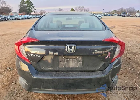2018 Honda Civic Lx z USA, uszkodzony, nr VIN 19XFC2F52JE028181